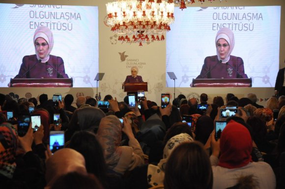 Emine Erdoğan: "Kültürümüzü, geleneksel sanatlarımızı gelecek nesillere aktarmak hepimizin görevi"