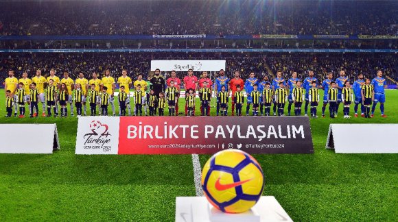 Süper Lig: Fenerbahçe: 1 - Göztepe: 0 (Maç Devam Ediyor)