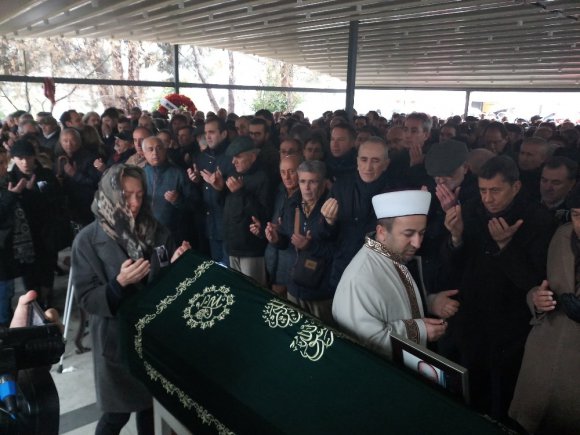 Eski Deniz Kuvvetleri Komutanı Örnek’in Oğlu Son Yolculuğuna Uğurlandı
