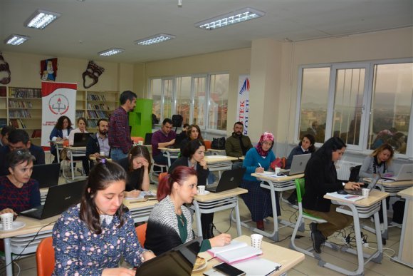 Edremit Öğretmenleri Erasmus Projelerine Hazırlanıyor