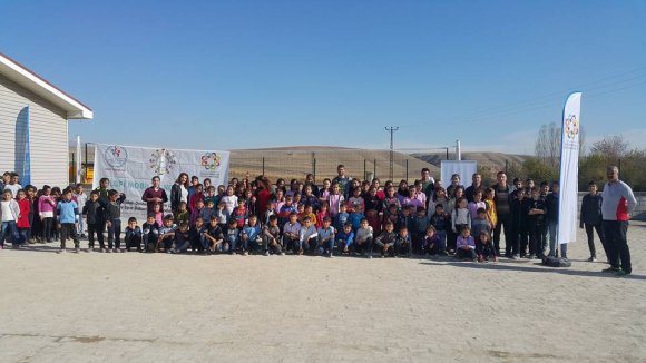Mobil Gençlik Merkezi Silopi’de Köy Köy Dolaşıyor