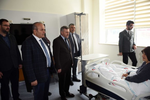 Milletvekili Çelik Ve Başkan Arslan, Yeni Taşköprü Devlet Hastanesi’ni Ziyaret Etti