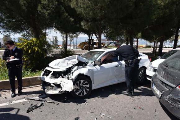 Antalya'da kaza: 3 yaralı