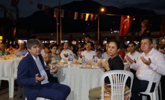 Başkan Türel, Liman Caddesi esnafını ziyaret etti