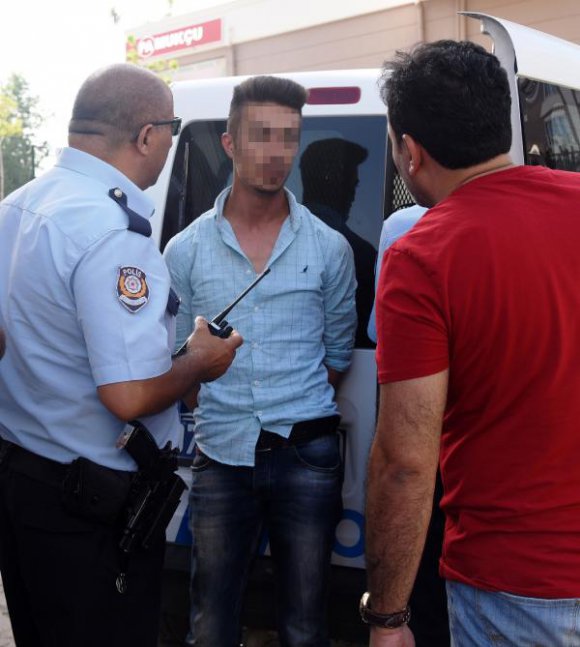 Polisin 'dur' ihtarına uymayan sürücü ehliyetsiz çıktı