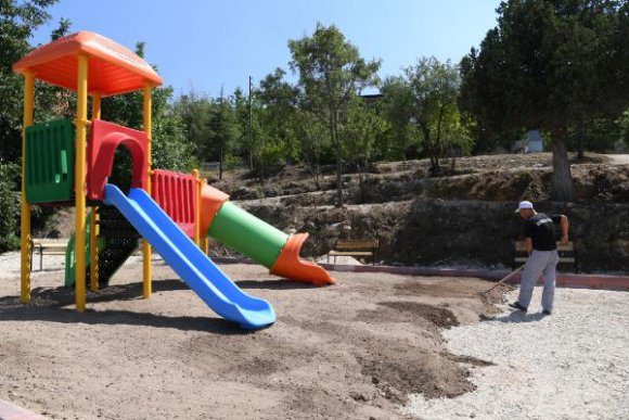 Konyaaltı Belediyesi'nden Geyikbayırı'na yeni park