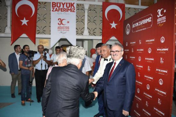 'Düşman artık topla tüfekle değil, ekonomik saldırı ile geliyor'