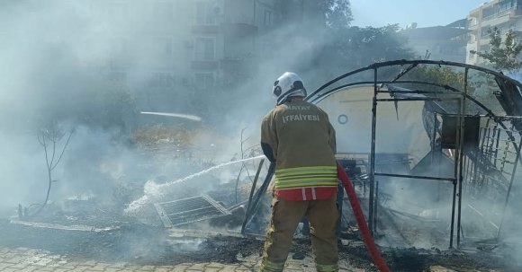 DEFNE’DE ÇADIR YANGINI