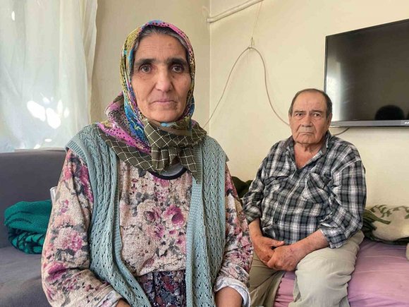 FELÇLİ KOCASINI TIRAŞ EDERKEN GÖRÜNTÜLENMİŞTİ, ACI HABER GELDİ