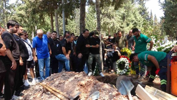‘JROKEZ’ LAKAPLI YAYINCI OĞUZHAN DALGAKIRAN TOPRAĞA VERİLDİ