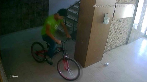 3 GÜNDE 6 BİSİKLET ÇALAN 14 YAŞINDAKİ ŞÜPHELİ YAKALANINCA, "PARAYA İHTİYACIM VARDI, ÇALIP SATTIM" SAVUNMASI YAPTI