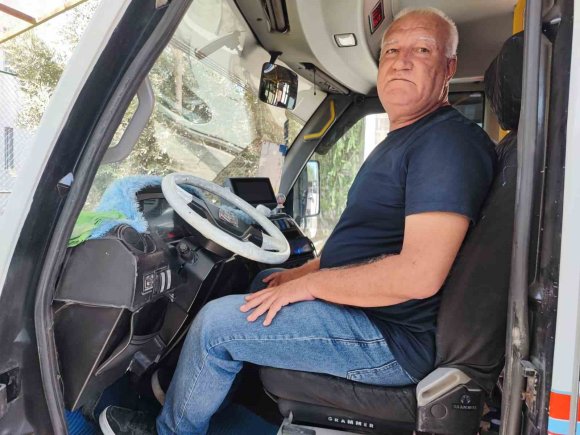 OTOBÜS ŞOFÖRLERİ GÜZERGAH TARTIŞMASINDA DOLMUŞ ŞOFÖRLERİNİ BÖYLE TEHDİT ETTİ