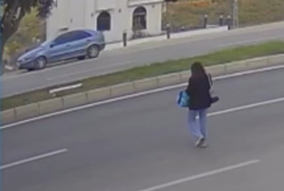 TELEFONA BAKARKEN OTOMOBİLİN ÇARPTIĞI GENÇ KIZ, 5 AY SONRA HAYATINI KAYBETTİ