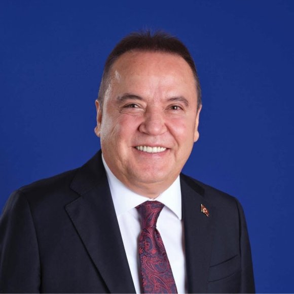 MUHİTTİN BÖCEK CEZAEVİNDE ÜÇÜNCÜ KİTABINI YAZIYOR