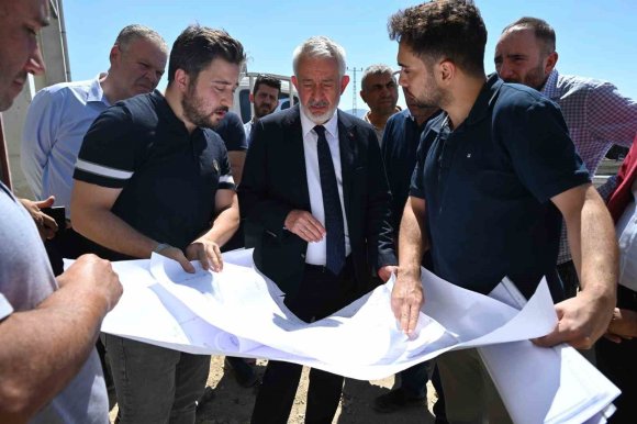 BAŞKAN BAŞDEĞİRMEN, GÜL 2 SANAYİ SİTESİ’NDEKİ ÖRNEK DÜKKANLARI İNCELEDİ