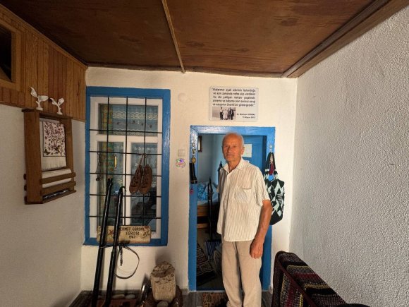 300 YILLIK TARİHİ EVİNİ RESTORE EDİP MÜZEYE ÇEVİREREK ZİYARETÇİLERE ÜCRETSİZ AÇTI