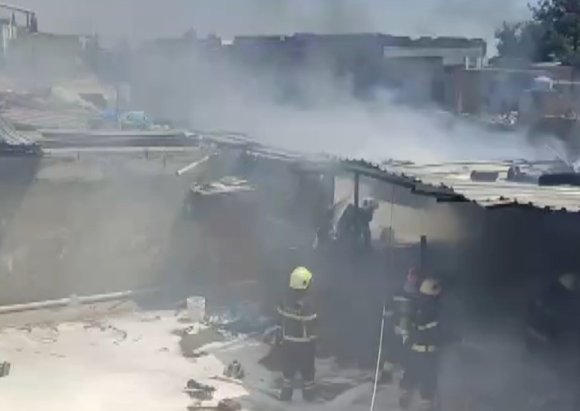 KAHRAMANMARAŞ’TA İŞ YERİ YANGINI