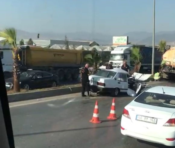 OTOMOBİL TANKERE ÇARPTI SÜRÜCÜ AĞIR YARALANDI