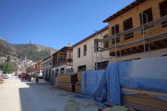 DEPREMDE YERLE BİR OLAN ANTAKYA’NIN TİCARET MERKEZİ YENİDEN İNŞA EDİLİYOR