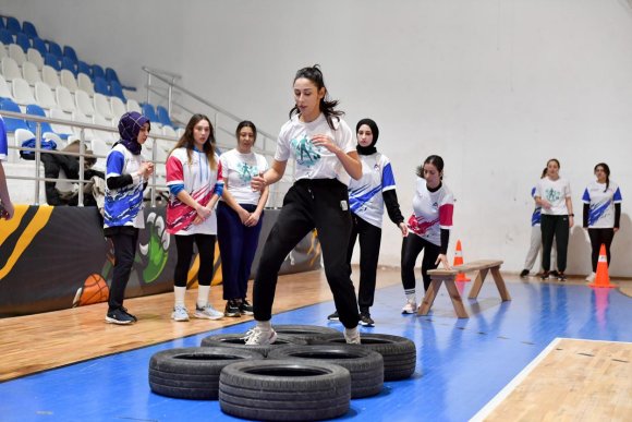 MERSİN’DE ÖĞRENCİLERE SUNULAN HİZMETLER YENİ DÖNEMDE DE SÜRÜYOR