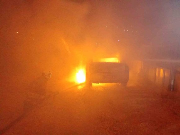 HATAY’DA 2 FARKLI NOKTADA ÇIKAN YANGINDA 2 ARAÇ YANDI