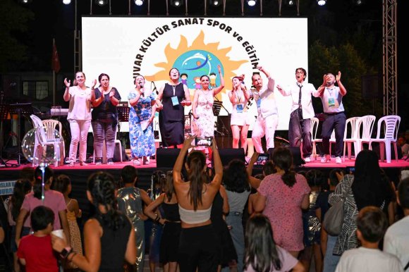 MERSİN’DE YAZIN SON GÜNLERİ KONSERLERLE ŞENLENDİ