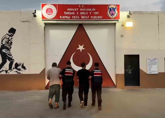 MERSİN’DE 2 TON BAKIR KABLO ÇALAN HIRSIZLAR YAKALANIP TUTUKLANDI