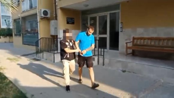 ADANA’DA FİRARİ TORBACILARA OPERASYON: 15 HÜKÜMLÜ YAKALANDI