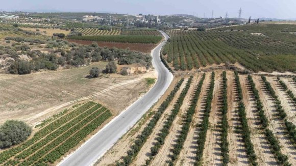 BÜYÜKŞEHİR, TARSUS’TA 5 MAHALLEYİ BAĞLAYAN GRUP YOLUNDAKİ ÇALIŞMASINI TAMAMLADI
