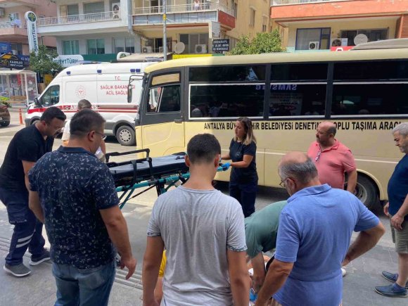 DEVRİLEN ELEKTRİKLİ BİSİKLETİN SÜRÜCÜSÜ ÇOCUK YARALANDI