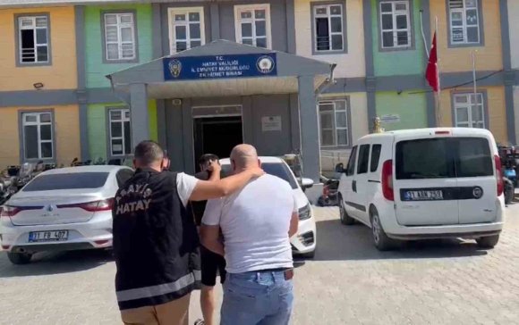 ARSUZ’DA HAPİS CEZASI İLE ARANAN 2 ŞAHIS YAKANDI