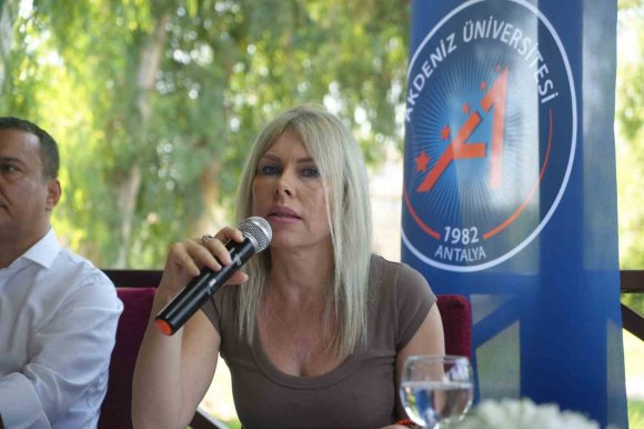 AKDENİZ ÜNİVERSİTESİ REKTÖRÜ PROF. DR. ÖZLENEN ÖZKAN: "2011’DE AKDENİZ ÜNİVERSİTESİ’NDE RAHİM NAKLİ YAPILMASAYDI, BUGÜN DÜNYADA UYGULANAMAZDI"