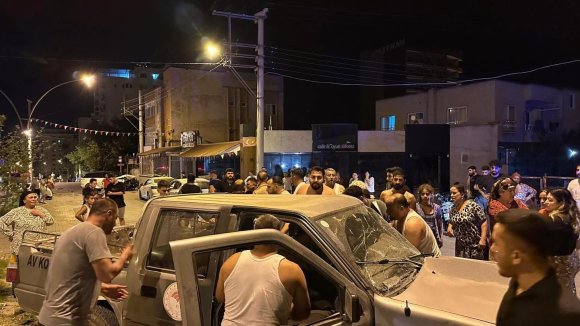 OSMANİYE’DE LÜKS CİPLE KAMYONETİN KARIŞTIĞI KAZADA 4 KİŞİ YARALANDI
