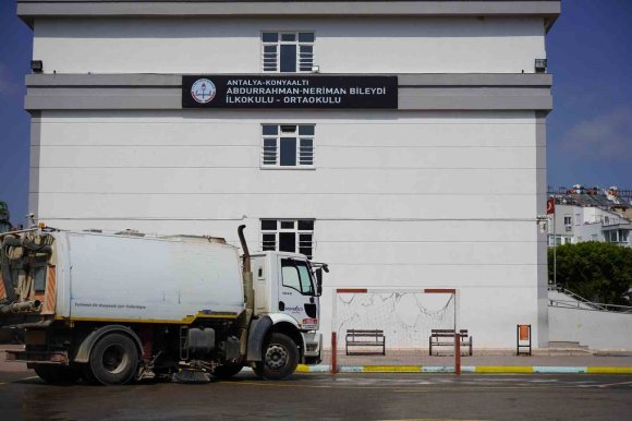 KONYAALTI’NDA OKULLAR YENİ DÖNEME HAZIR