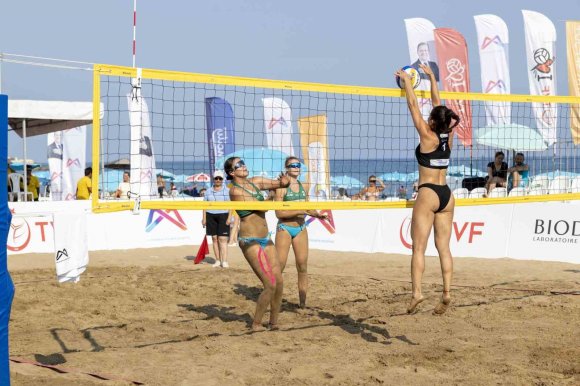 MERSİN’DE ULUSLARARASI PLAJ VOLEYBOLU HEYECANI BAŞLIYOR