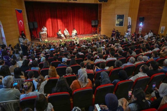 8. ULUSLARARASI GÜLNAR BİLİM VE KÜLTÜR ETKİNLİKLERİ GERÇEKLEŞTİRİLDİ