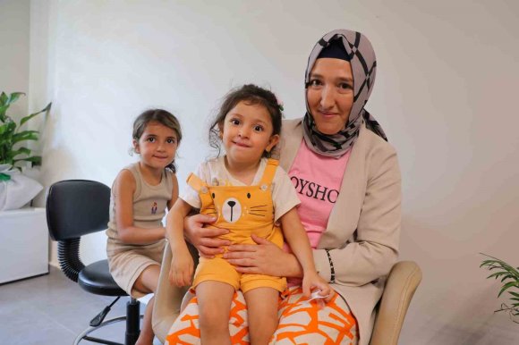 BEYİN FELCİNDE BOTOKS VE TENDON GEVŞETME TEDAVİSİYLE, ASEL YENİDEN YÜRÜMEYE BAŞLADI