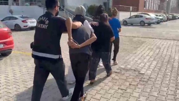 İSTANBUL’DA HIRSIZLIK SUÇUNDAN ARANAN ŞAHISLAR HATAY’DA YAKALANDI