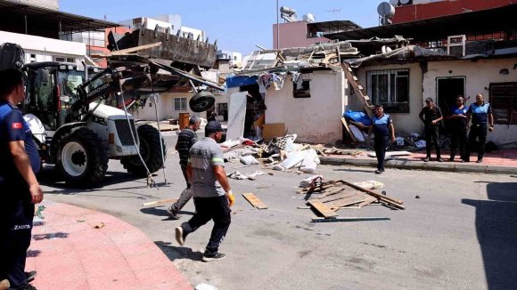 MERSİN’DE HURDA VE ÇÖP YIĞAN VATANDAŞA CEZA