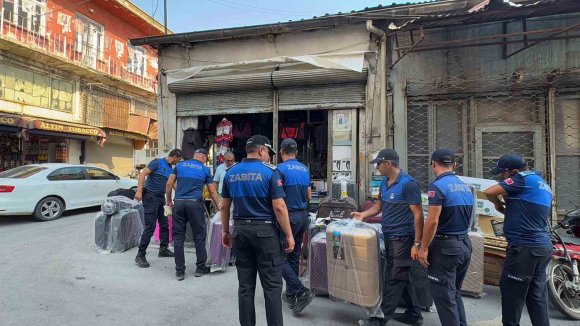 TARSUS BELEDİYESİNDEN KALDIRIM İŞGALLERİNE KARŞI KARARLI DENETİM