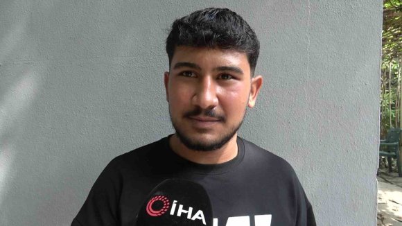 SEYİR HALİNDEKİ MİKSER, DÖNÜŞ ESNASINDA YOLU BETONLA KAPLADI