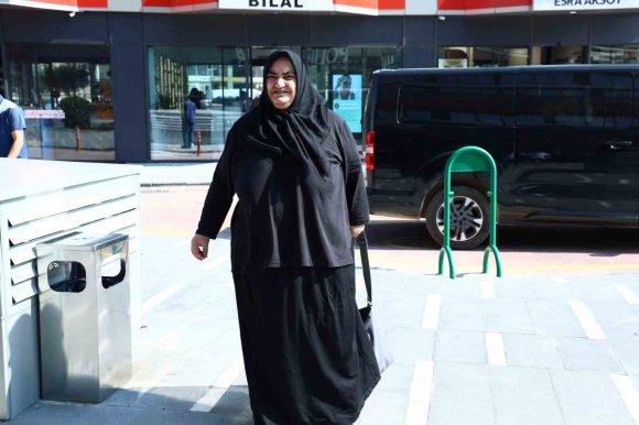 240 KİLOLUK KADIN SEDYE İLE ACİLE GETİRİLMİŞTİ: 90 KİLO VERDİ, HAYATA DÖNDÜ