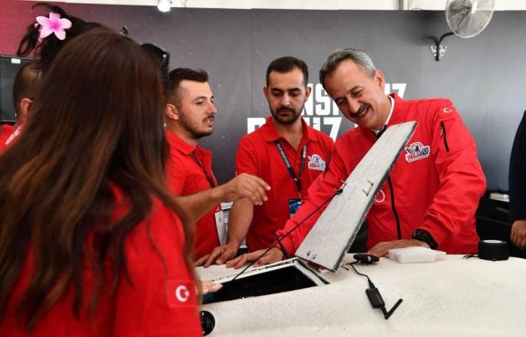 ALKÜ, TEKNOFEST 2025’TE ÇİFTE GURUR YAŞATTI