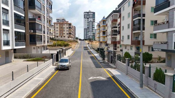 TARSUS’TA YOL ÇALIŞMALARIYLA ULAŞIM GÜVENLİĞİ ARTIYOR