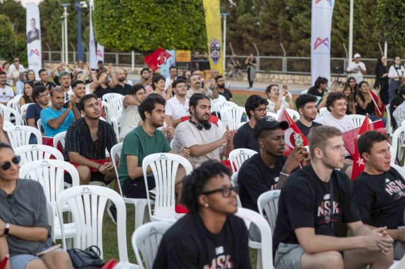 MERSİN’DE DEV EKRANDA EUROBASKET HEYECANI