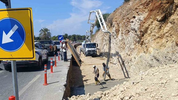 MANAVGAT ÇEVRE YOLUNDA SEL BASKINLARI SONA ERECEK