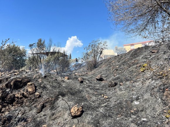 ANTAKYA’DA BAHÇE YANGINI