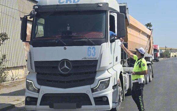 2 MİLYONA YAKIN ARAÇ DENETLENDİ: EN ÇOK CEZA EMNİYET KEMERİ İLE KASKSIZ MOTOR KULLANIMINA KESİLDİ