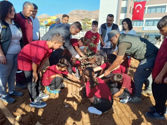 ÇOCUKLARA ORMAN SEVGİSİ AŞILANIYOR