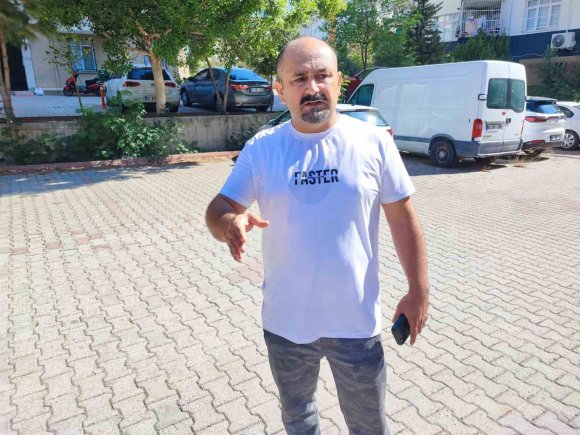 3 YAŞINDAKİ ÇOCUĞU KÖPEKLER KOVALADI